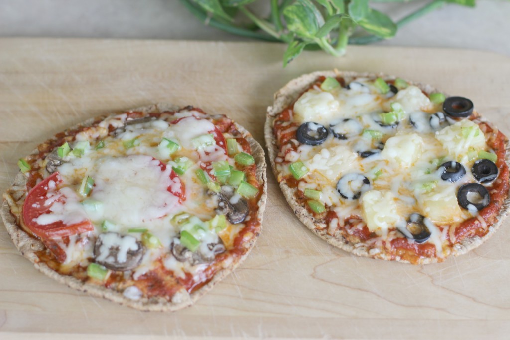 Pita pizzas